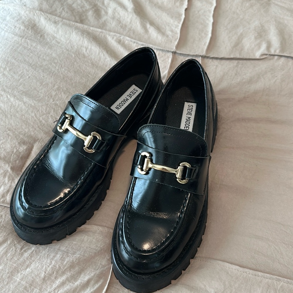 Steve madden loafers black and gold size 9.5